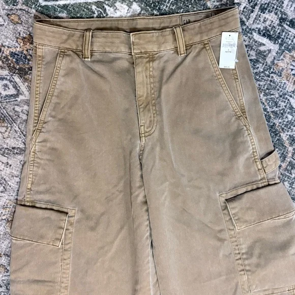 NWT Gap Women's  Baggy Cargo Khaki Pants Tan Cargo Pants Size 2 Petite - Picture 6 of 16